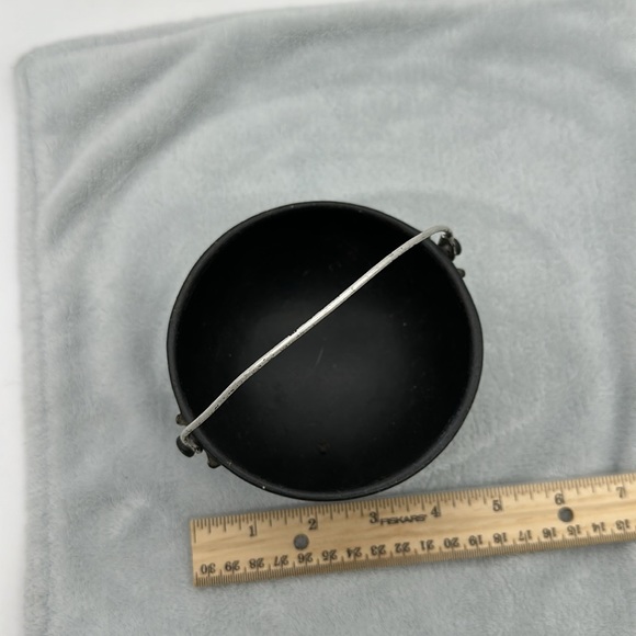 Alloy Vintage Small Camping Pot 3-Footed MIN-ALLOY-NYC #90196 (Cauldron Pot) - Picture 3 of 7